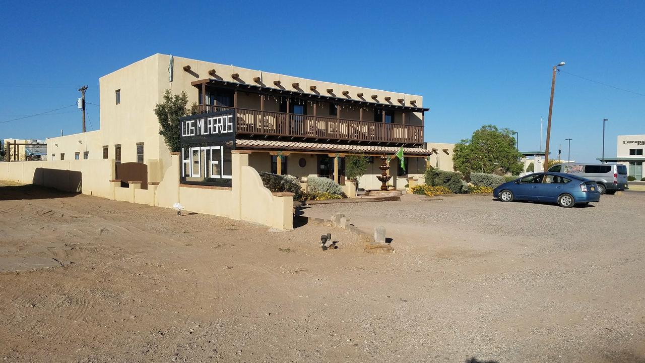 Los Milagros Hotel Columbus Exterior photo