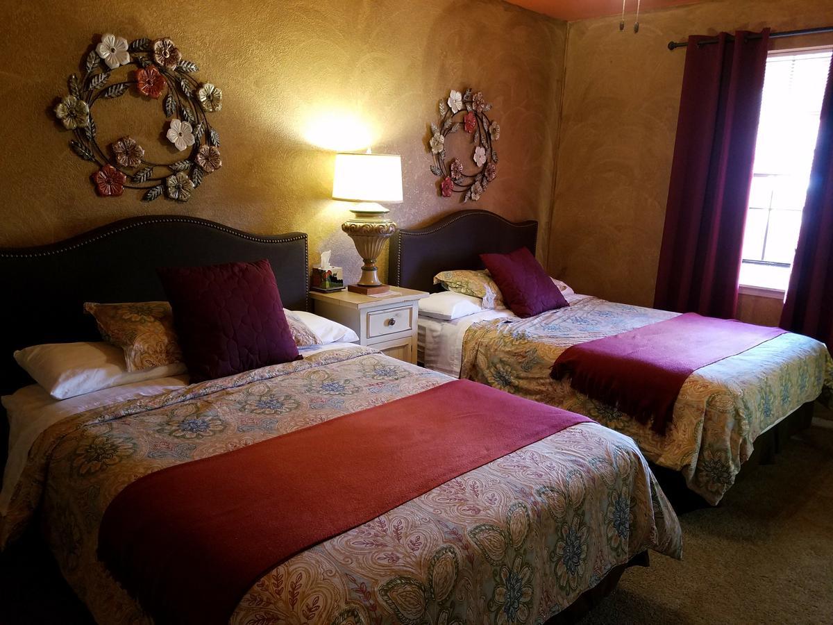 Los Milagros Hotel Columbus Exterior photo