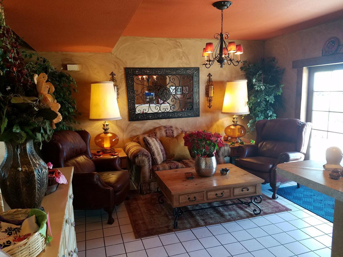 Los Milagros Hotel Columbus Exterior photo