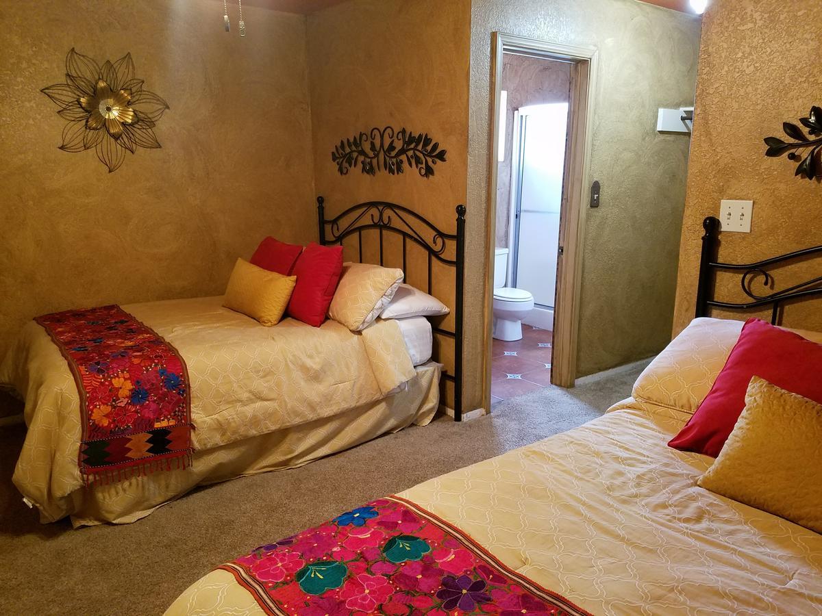 Los Milagros Hotel Columbus Exterior photo